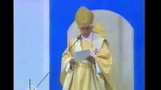 Benedetto XVI: la fede è semplice...Chi crede non è mai solo