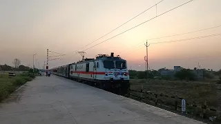 Kakinada Port - Sainagar Shirdi Express l काकिनाड़ा पोर्ट - साईनगर शिर्डी एक्सप्रेस l  Train No17602