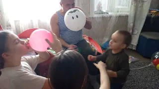 Играем воздушными шарами