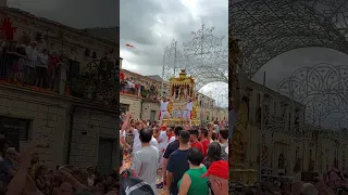 San Sebastiano entra con la musica de "Il gladiatore" (???)