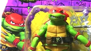 Playmates Brand Nickelodeon TMNT Raphael Figure with 2 Sais and Baby Turtle!!