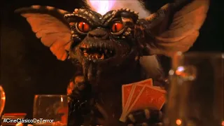 Los Gremlins toman un bar | "Gremlins" (1984)