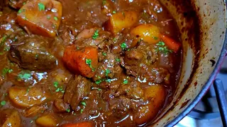 BEEF STEW is the perfect comfort food that taste even better the next day | One Pot Beef Stew Recipe