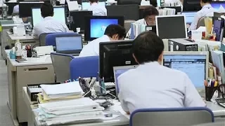 Convincing Japanese Workers to Work Less