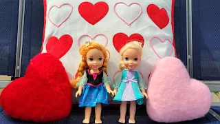 Valentine's Day 2023! Elsa & Anna toddlers - Barbie - contest games - crafts - fun - surprises
