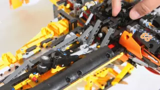 LEGO TECHNIC AIRPLANE (UNDERCARRIAGE DEMO)