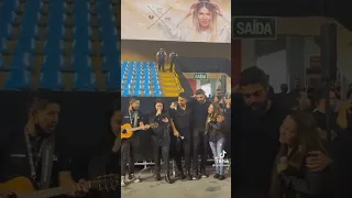 Maraisa cantando a música Alívio no velório de Marília Mendonça