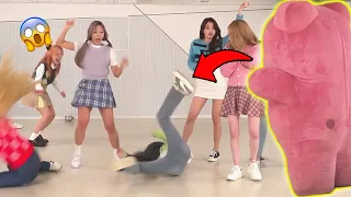 [SUB] [PRANK] Kpop Idols FELL On Ground!!  | GIANT PINK BEAR PRANK(ft. Cherry Bullet)