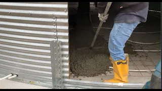 Pour Concrete Floor in Grain Bin House  E12