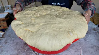 Amazing skill !! The amazing speed of a donut-making master / Korean street food