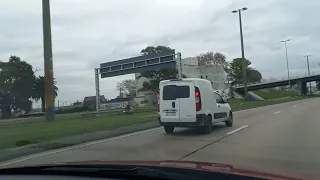 Montevideo U Y saliendo por Nuevo viaducto en rambla portuaria UY