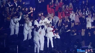 181106 방탄소년단 BTS 올해의 디지털앨범상 수상 가수석 리액션 Reaction 직캠 @ 지니뮤직어워드 by Spinel