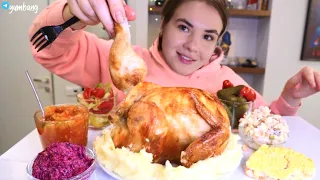 МУКБАНГ • ужасная история • Курочка с пюре и салатами • Baked chicken with potatoes Mukbang 먹방