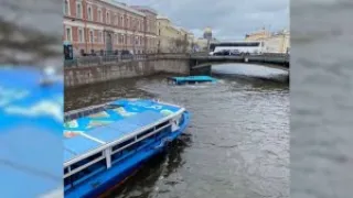 Автобус упал в реку в Санкт-Петербурге: погибли 3 человека