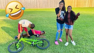 GIRLS BULLY KIDS AT THE PARK For Not KNOWING HOW TO RIDE A BIKE