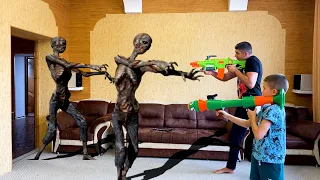 Nerf Game Zombie Apocalypse Зомби захватили Дом