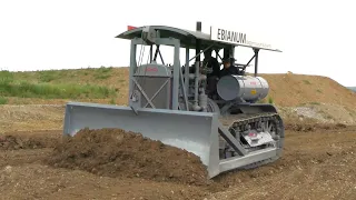 1929 Caterpillar SIXTY Bulldozer | Start-up, Pushing Dirt