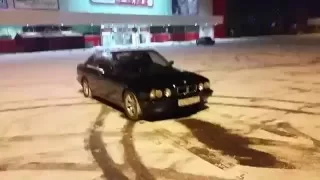 BMW E34 525i Snow drift (3)