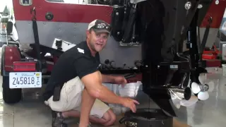 How to Change Oil in an Outboard - iboats.com