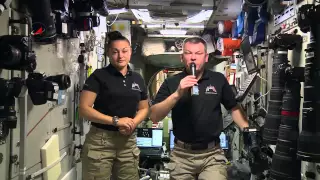 Экипаж МКС поздравляет планетарий с праздником