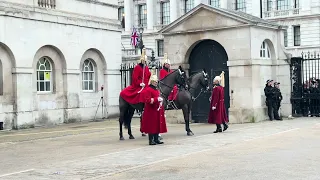 Horse felt annoyed at Changing of the kings guard today @Londontoday-official