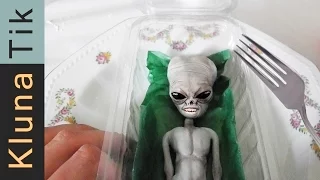 KLUNA Eating a LIVING ALIEN!!    Kluna Tik Dinner #24 | ASMR eating sounds no talk