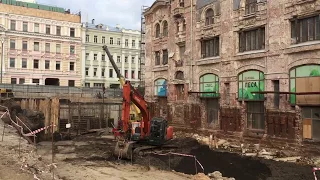 "Фундамент" политехнического музея в Москве после снятия 4х метров грунта (снято 3.09.2017)