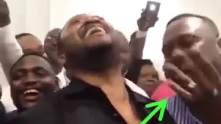 😂😂 PAPY MBOMA aza makambu ndenge a humilié PASTEUR MOISE MBIYE