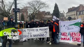 "Europe kills French agriculture": Angry farmers block roads as nationwide protests continue