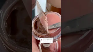 Mixing Lip Sleeping Mask into One Jar