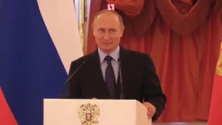 ПУТИН В.В. УСПОКОИЛ ПЛАЧУЩЕГО РЕБЁНКА.