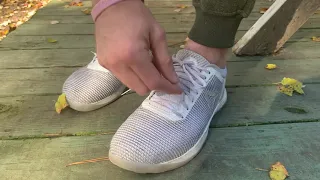 How to tie your shoes one handed