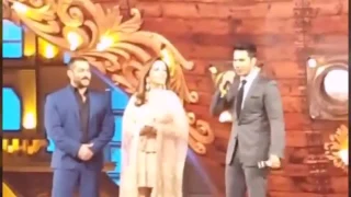 Salman khan enjoying Manish Paul comics Stardust Awards 2015 goes viral