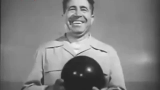 Король боулинга Энди Варипапа демонстрирует невероятные трюки  Видео 1948 года
