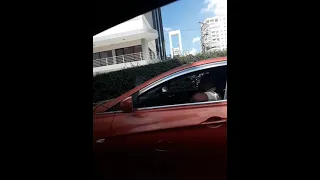 POR ESO ES QUE ATRACAN CONDUCTORES EN LA CALLE, POR ESTAR DURMIENDO CON LOS VIDRIOS ABAJO