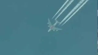 Emirates Airbus A380-861 (A388) contrails spotting HD