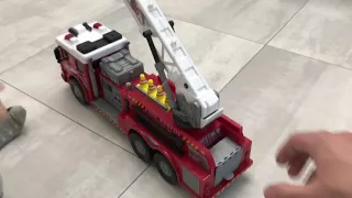 Пожарная Машина Тушим настоящий пожар . IVAN KID  FIRE ENGINE. Видео для Детей .