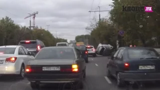 Появилось видео аварии на Московском проспекте, где опрокинулась Тойота