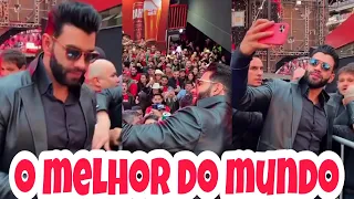 O melhor do mundo! Gusttavo Lima atendendo público após show em Barretos