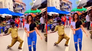 बीच सड़क पर डांस से लड़की और चाचा जी ने होश उड़ा दिये | Girl dance on dilbar dilbar song