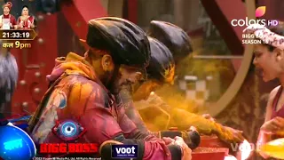 Bigg Boss 16: Nimrit CRIES for HELP, as Archana TORTURES in Prize Money Task| Mandali Vs Non-Mandali