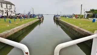 HEYBRIDGE BASIN MARINA (MALDON) ESSEX RIVER BLACKWATER UK - LOCK GATES OPENING - JUNE 2018