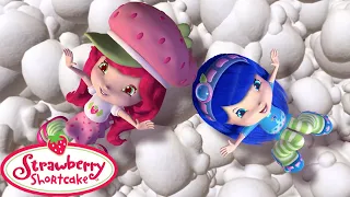 Strawberry Shortcake 🍓 Making Giant Pop Corn!!🍓 Berry Bitty Adventures