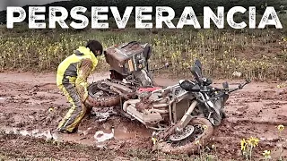 Un camino MUY COMPLICADO me TRAE varias RECOMPENSAS (S12/E10) El MUNDO en MOTO con CHARLY SINEWAN