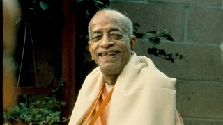 Sensual Darkness Spiritual Enlightenment by Srila Prabhupada (SB 03.25.07) at Bombay, Nov 07, 1974