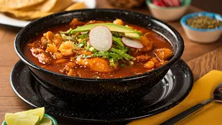 Pozole Rojo de Cerdo y Pollo | Recetas rendidoras