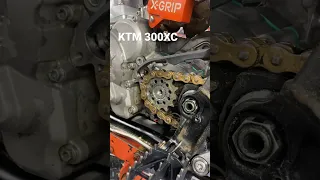 【KTM 300XC】今日も楽しくメンテナンス！【BOSS中嶋のおうちでメンテ】#shorts