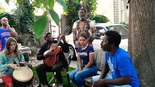 Playing for Change; Acoustic Baby Ndombe, Mermanse Mosengo et Jayson Tambwe Venise Beach9 août 2020