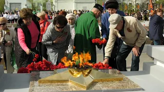 Негасимое пламя Победы. В Шадринске зажжен Вечный огонь, перенесенный из Александровского сада