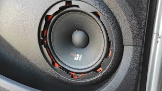 Замена  динамиков в Renault Sandero на DL Audio Gryphon Pro Midbass 165